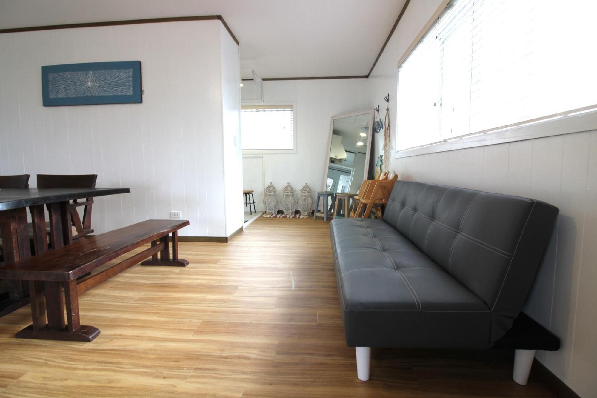 Whale Okinawa Hotell Kadena Exteriör bild