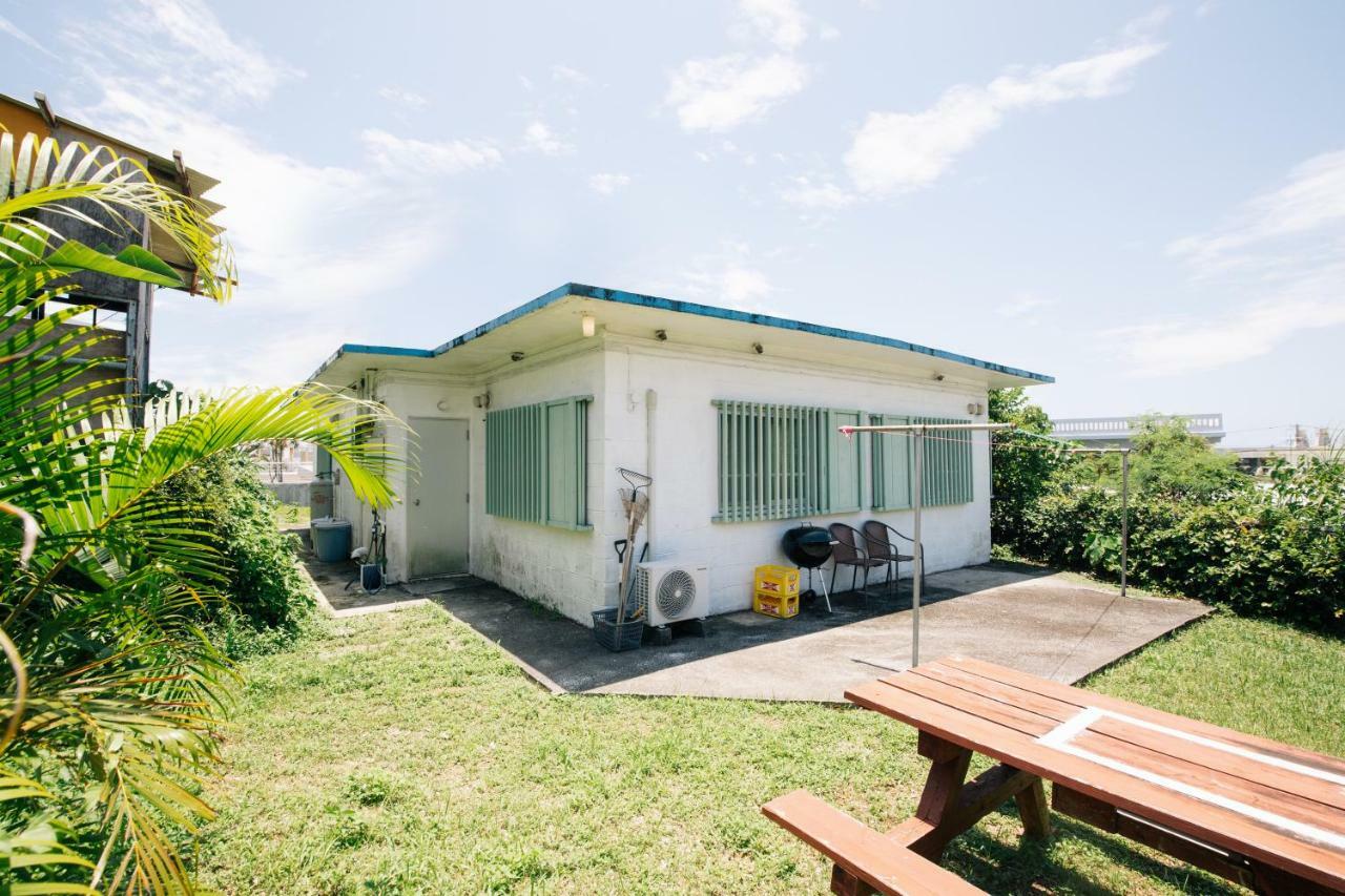 Whale Okinawa Hotell Kadena Exteriör bild