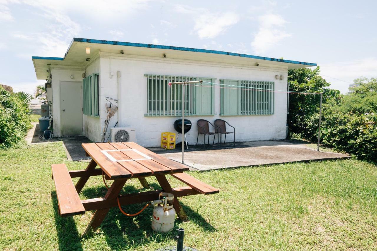 Whale Okinawa Hotell Kadena Exteriör bild